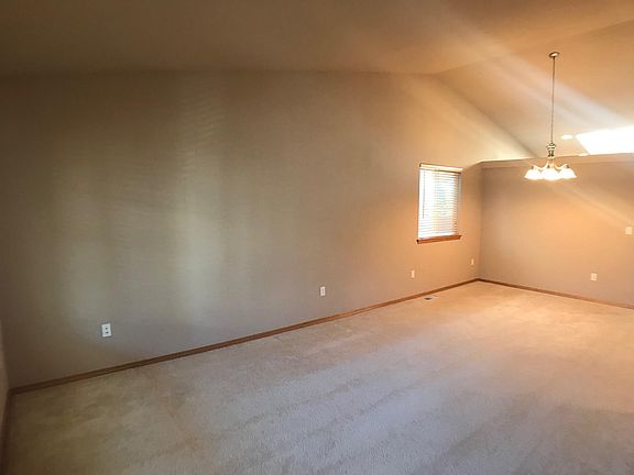 5th image of 13918 25th Ave W