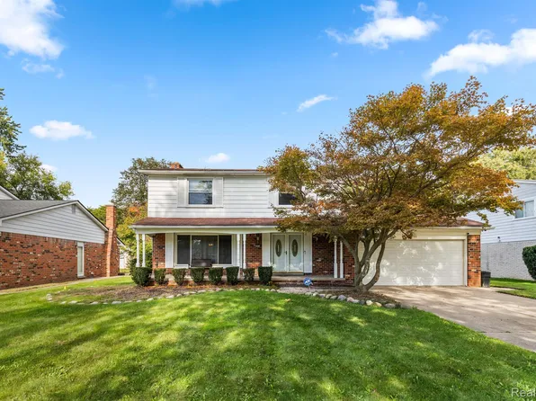 18230 Rainbow Dr, Lathrup Village, MI 48076