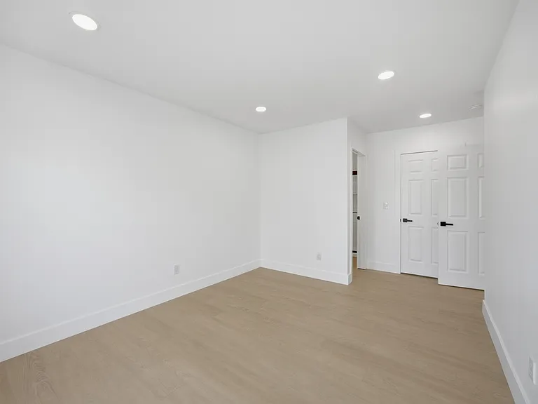 1040 W 165th Pl #3 — Photo 12