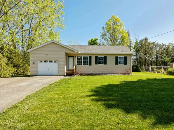 3 Tanglewood Drive, St. Albans Town, VT 05478