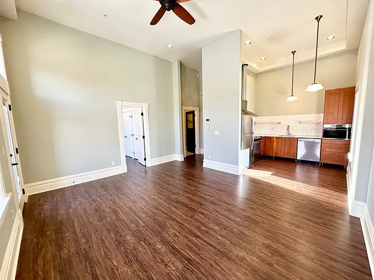307 N Pearl St — Photo 28