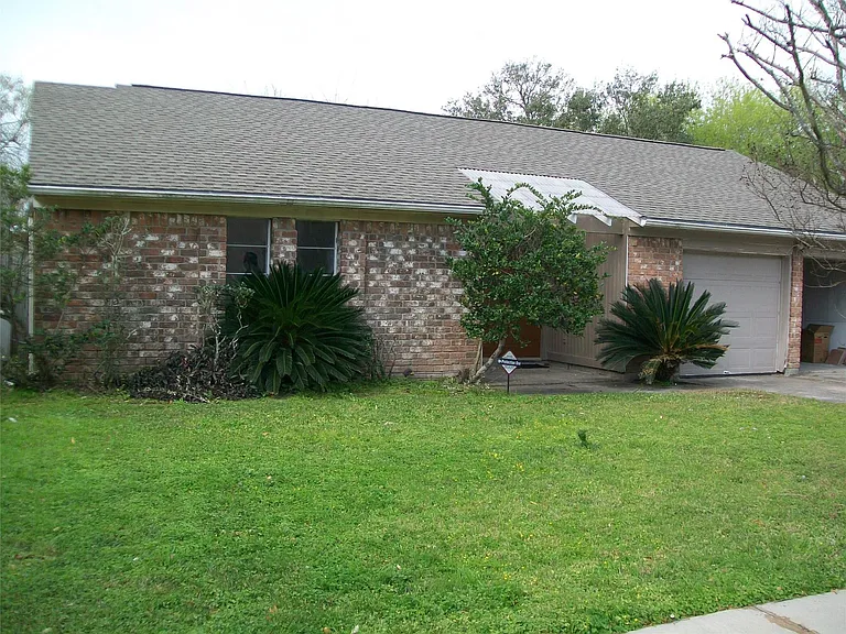2526 Valley Forest Dr — Photo 1