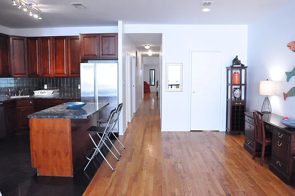 Rented by Reza Namazi, LREB | media 46