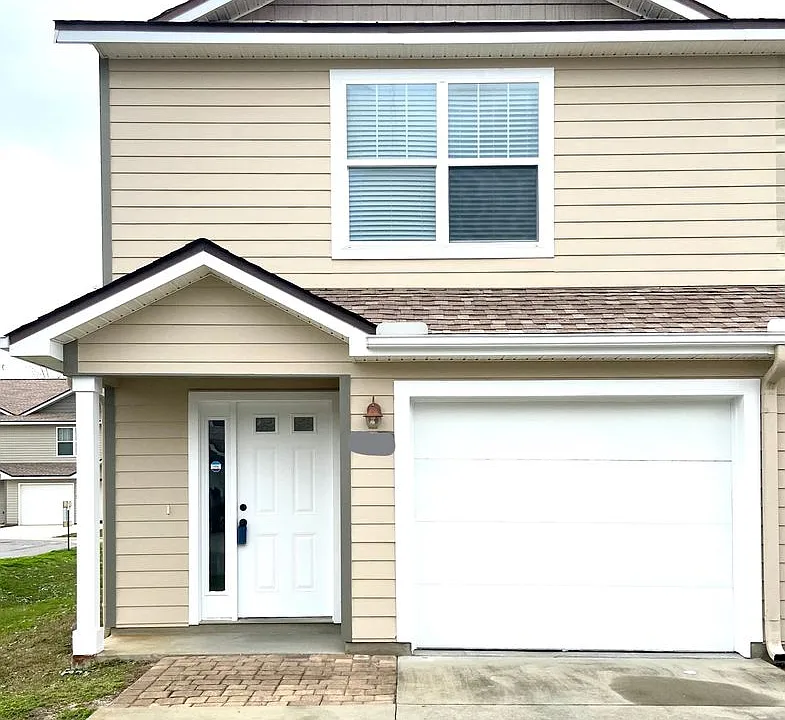 242 Callaway Chase Ln