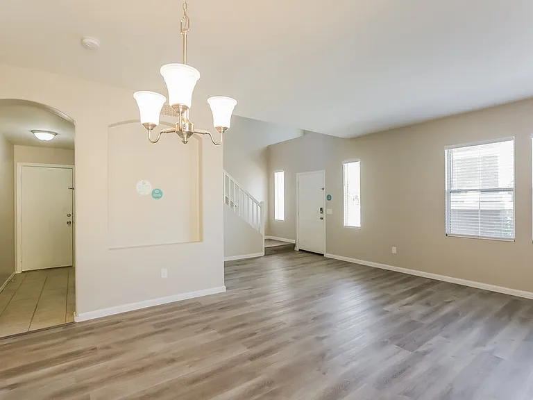 7218 S 39th Dr — Photo 7