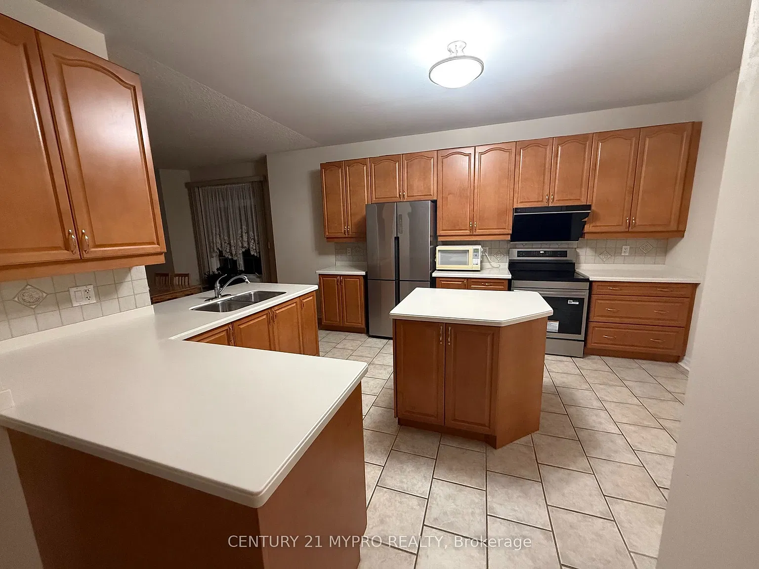 3 bed, $2,900 — Photo 3