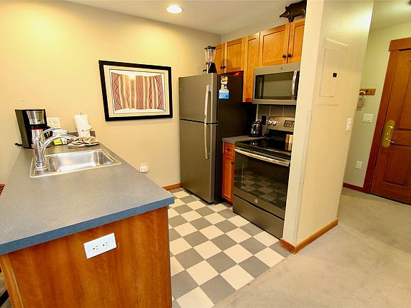 4th image of 184 Copper Circle UNIT 401