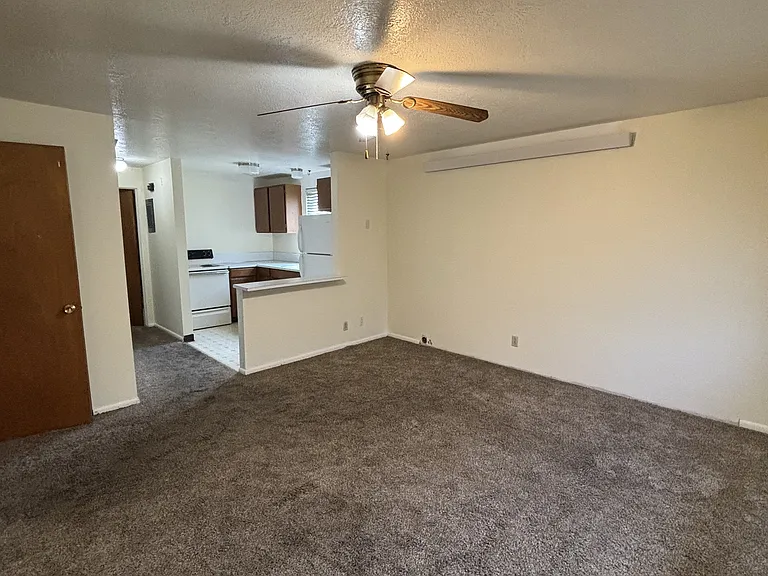 486 Whittier St #11 — Photo 1