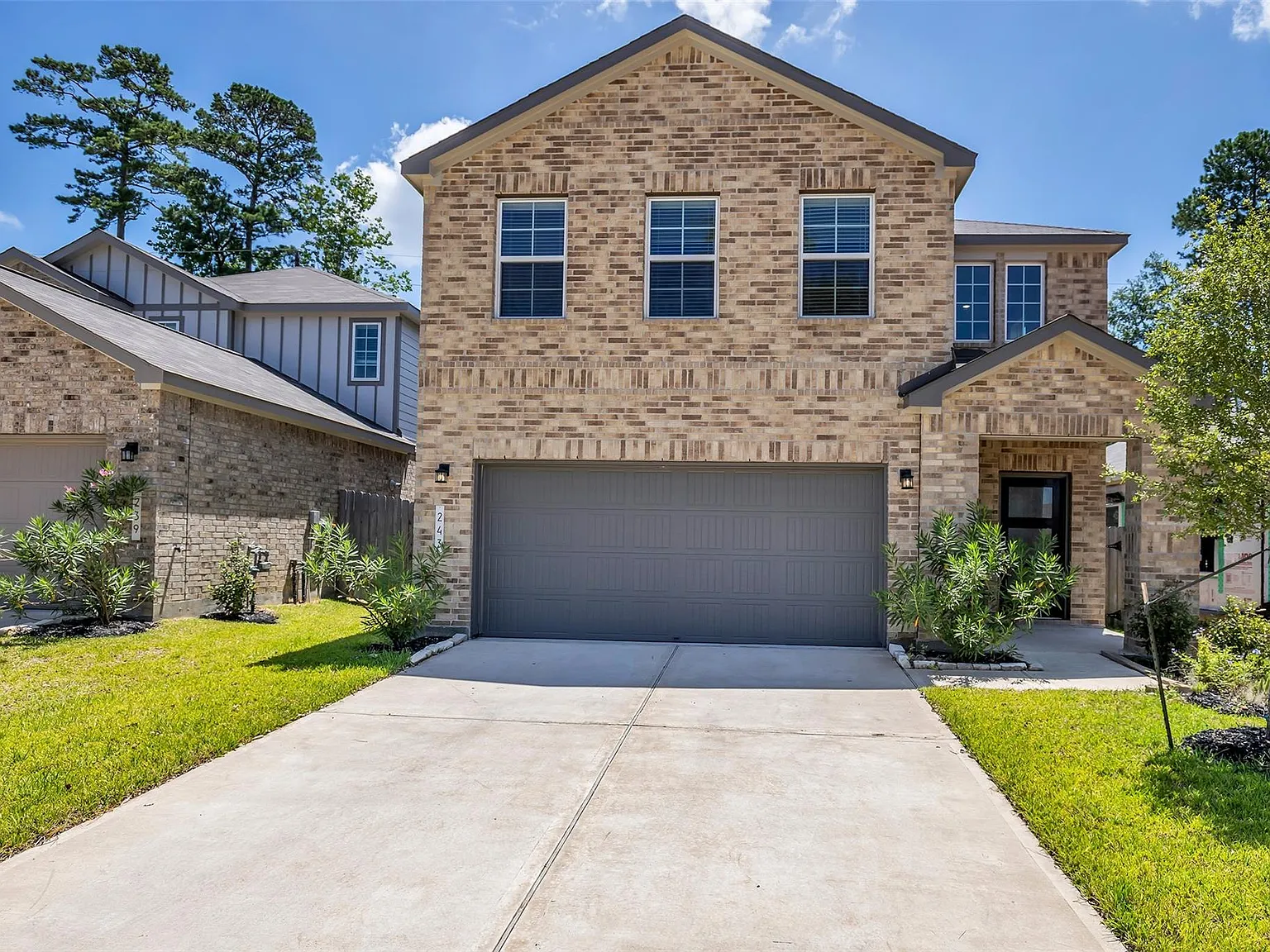 5 bed, 3.0 bath, 2488 sqft, $2,400 — Photo 1
