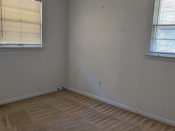 5th image of 120 King Dr
