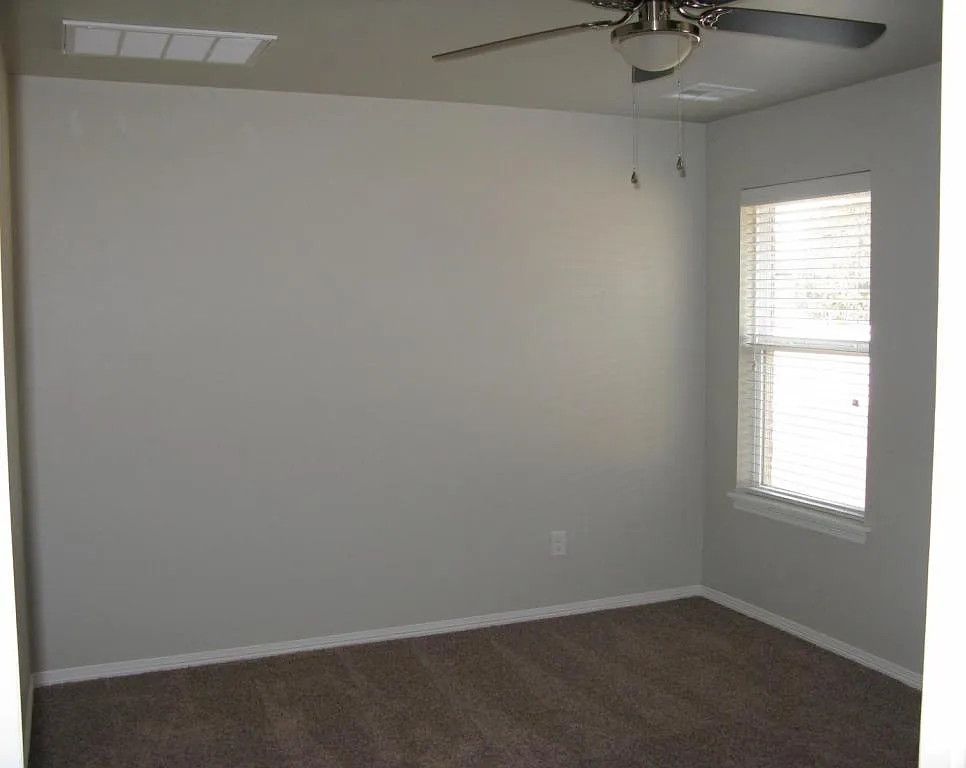 11719 Surrey Hills Blvd. Yukon, OK. 73099 — Photo 4