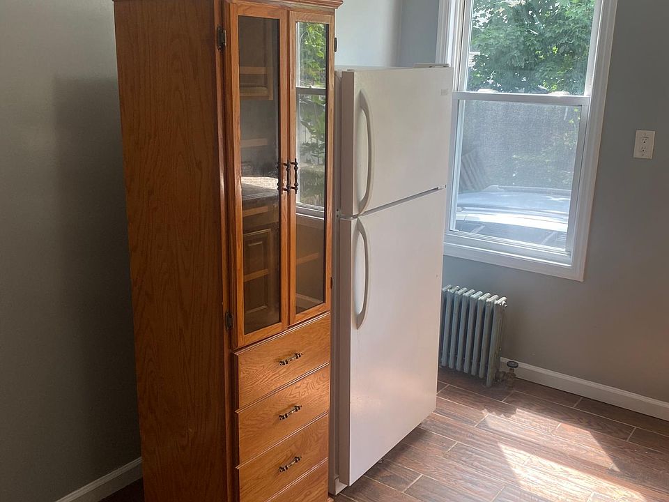1st image of 35 Baldwin Ave #1