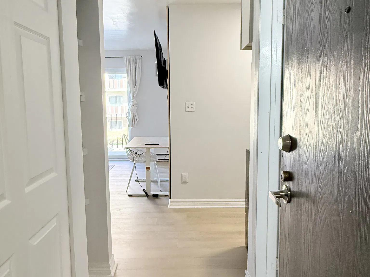 2 bed, $1,400 — Photo 3