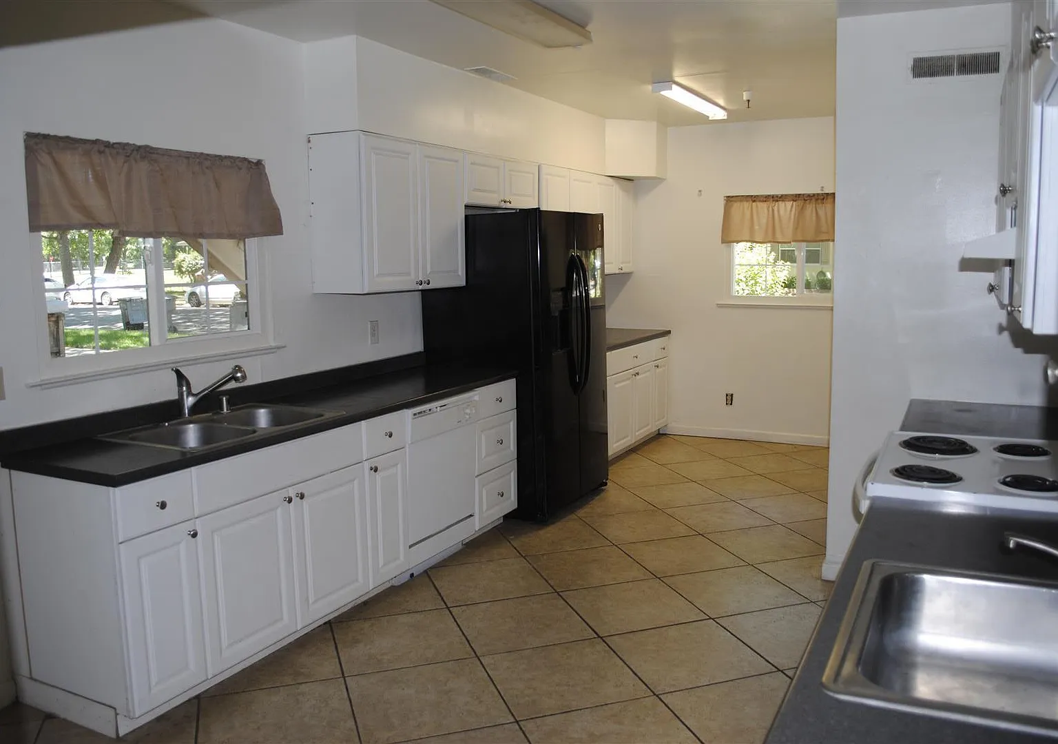 1163 Arcadian Avenue — Photo 3