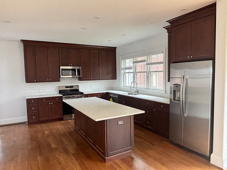 24 S Warren Ave #B — Photo 4
