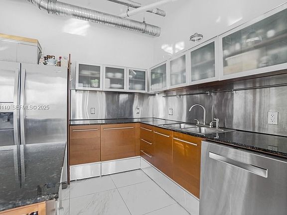 4th image of 10 SW South River Dr APT 608
