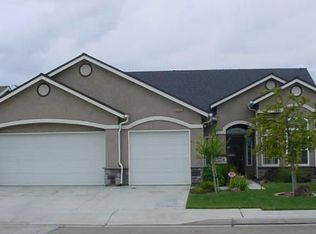 6594 E Buckeye Ave, Fresno, CA