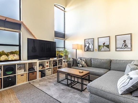 3rd image of 33 Maplewood Ave APT 415