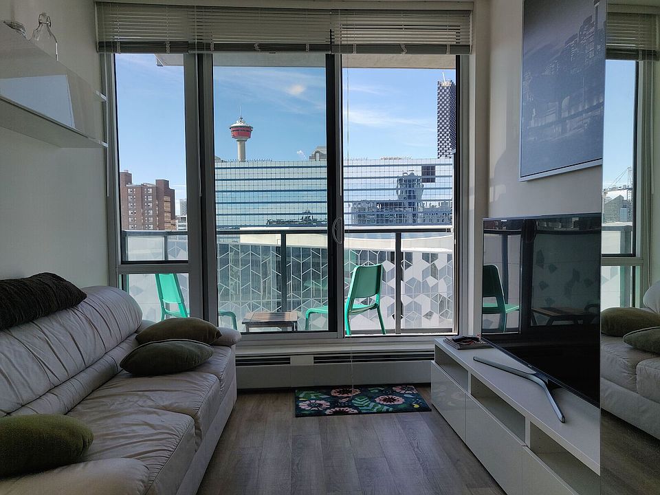 1st image of 450 8th Ave SE #1201