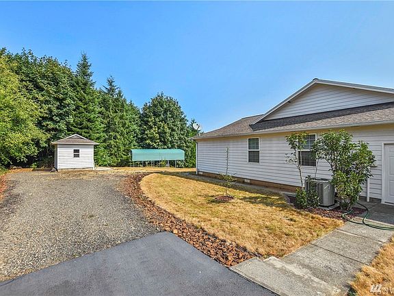 Pumphouse, RV cover.  Heatpump is only 3 yrs old