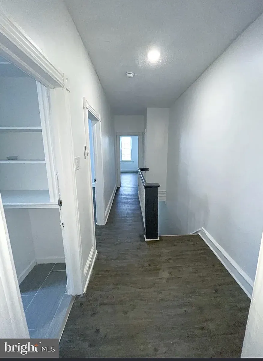 Building Photo - 325 N Burlington St #2