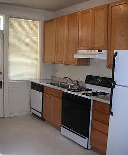 Building Photo - 324 Laurel St #3S