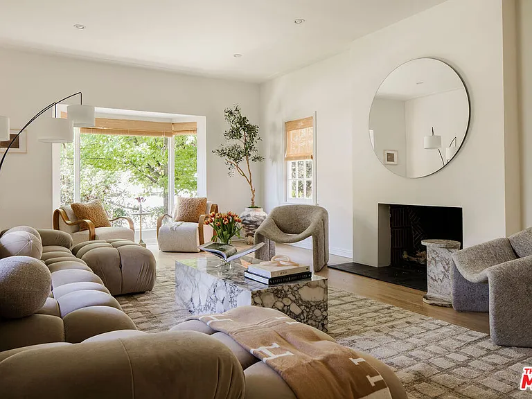 2518 Canyon Dr — Photo 1