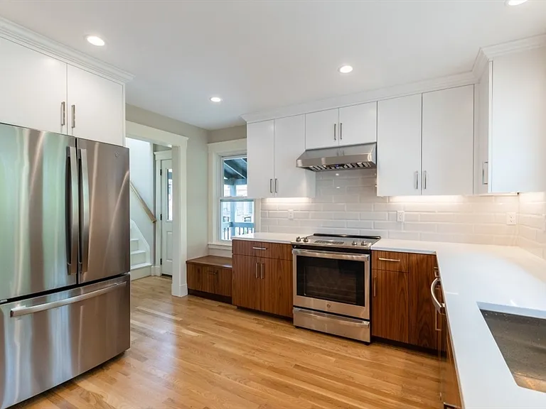 219 Common St #1 — Photo 9
