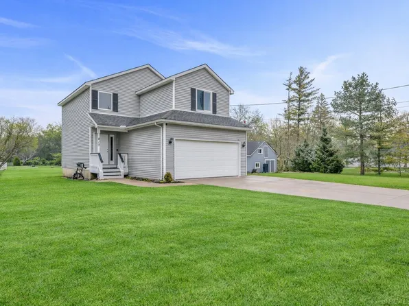 817 Baird St, Holly, MI 48442