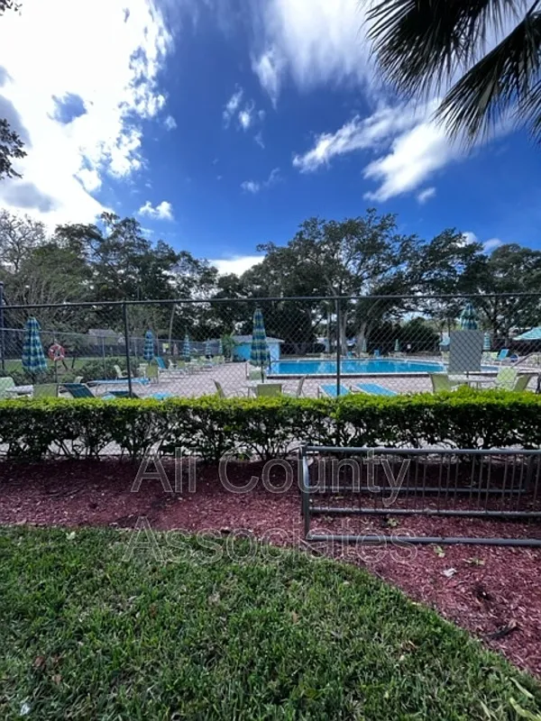 2 bed, 2.0 bath, 825 sqft, $1,495 — Photo 4