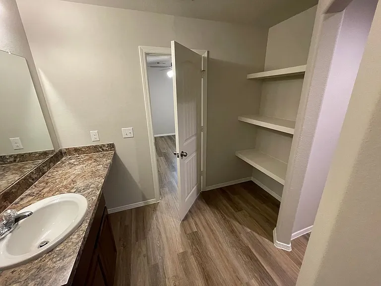 731 Long Cedar Dr — Photo 17