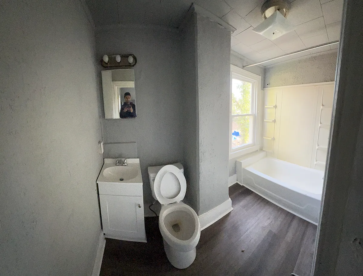 Building Photo - 20 Olive St #B