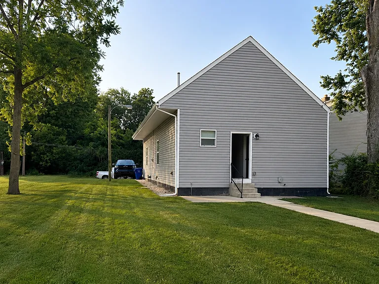 546 Stambaugh Ave — Photo 2