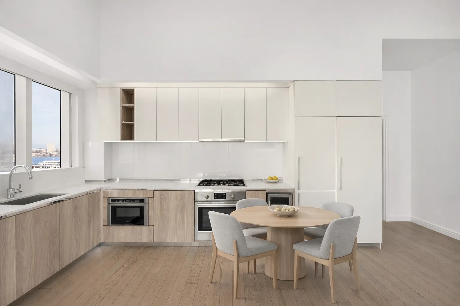 555 West 43rd Street — Photo 3