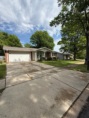 352 Turfwood Dr Photo 1
