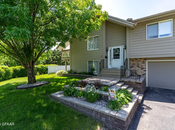 601 4th Ave NE Unit 16, Crookston, MN 56716