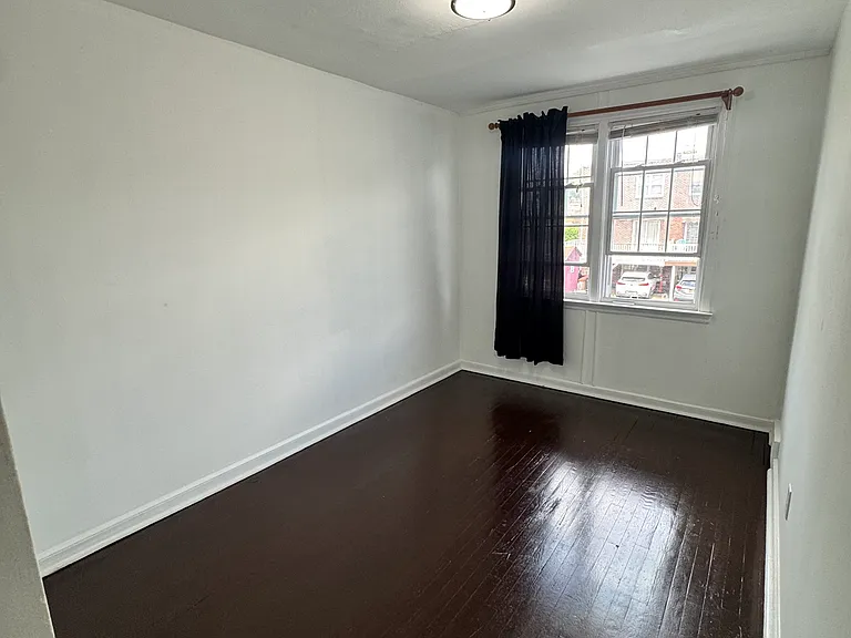 1724 Robbins Pl — Photo 8