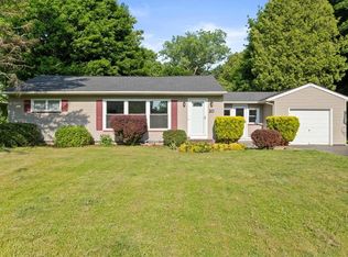 20 Woody Ln, Rochester, NY 14625