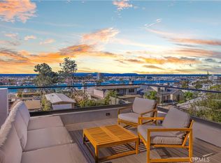 2212 Cliff Dr, Newport Beach, CA 92663