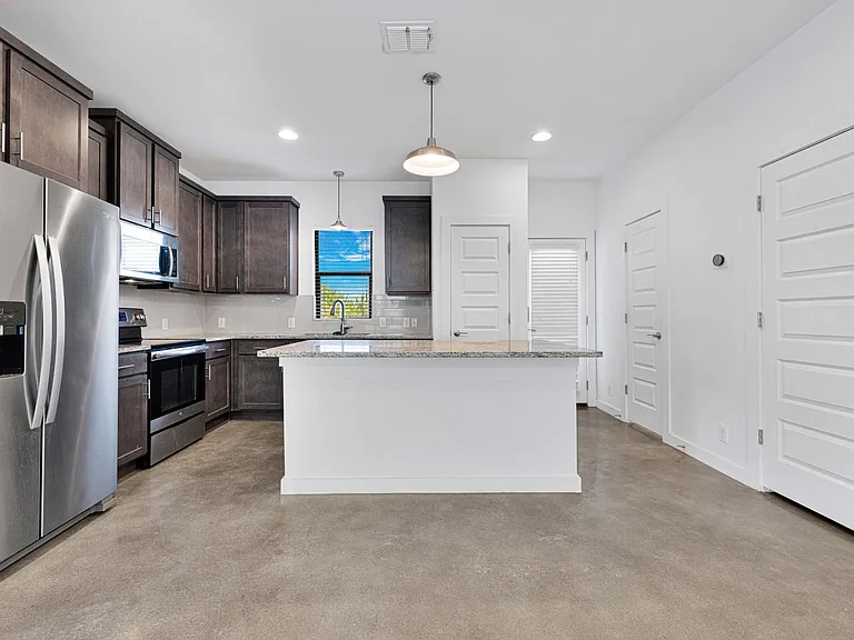1162 N Olive St — Photo 10