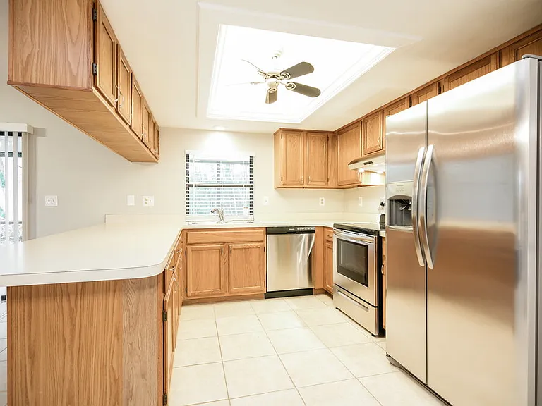 3607 SE 8th Ave — Photo 4