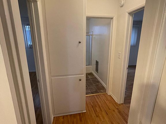 3rd image of 11841 Goshen Ave APT 6