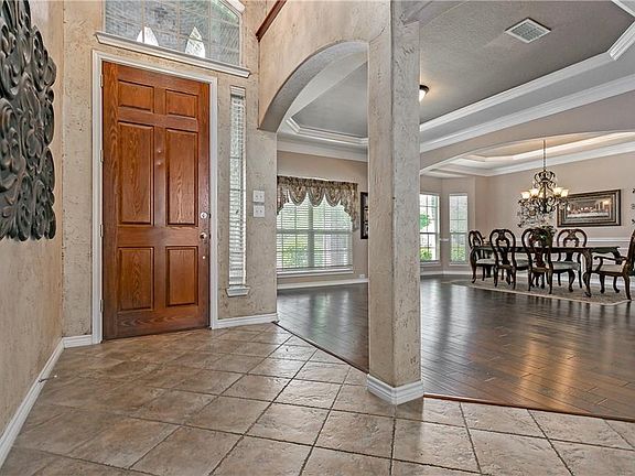 4th image of 5615 Creek Crossing Ln