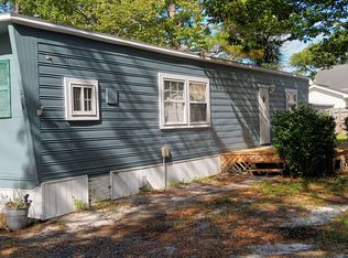 216 NE 69th St, Oak Island, NC 28465