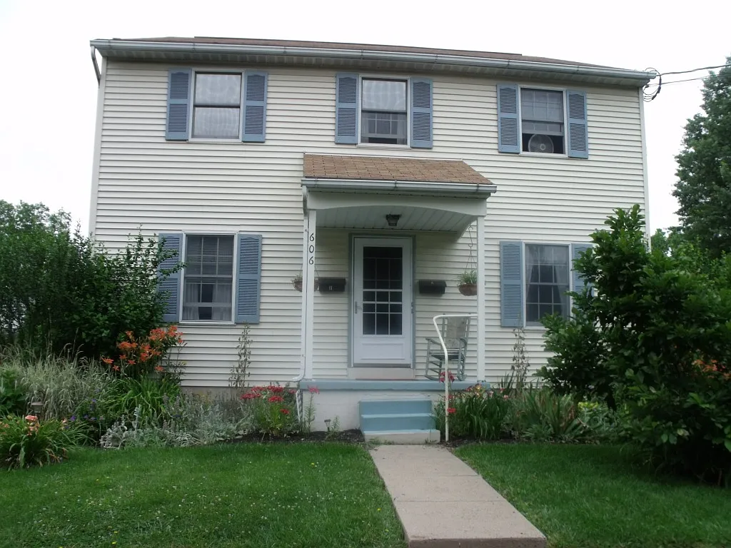 606 S 9th St photo 1