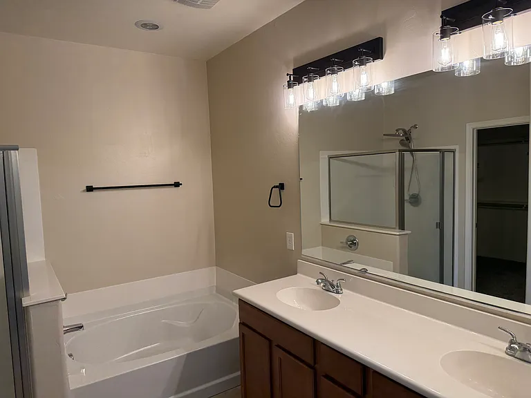 331 E Refuge Loop — Photo 12