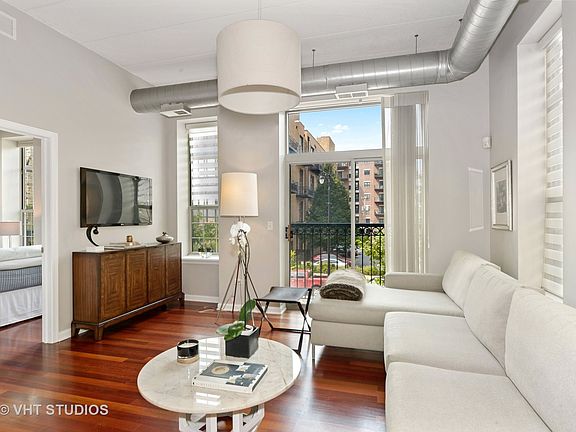 4th image of 1919 S Michigan Ave Unit 201