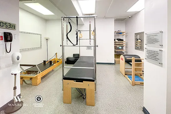 Sold by Coldwell Banker Warburg | media 17