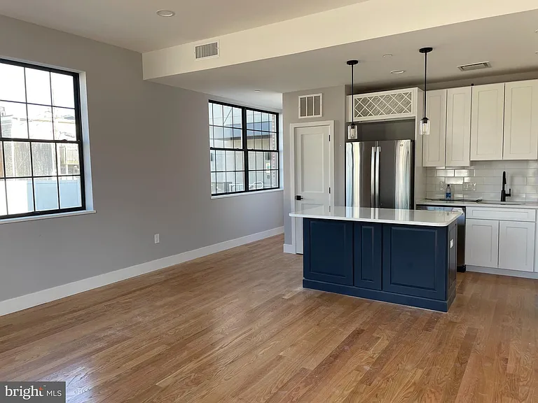 1 S Olive St #2C — Photo 3