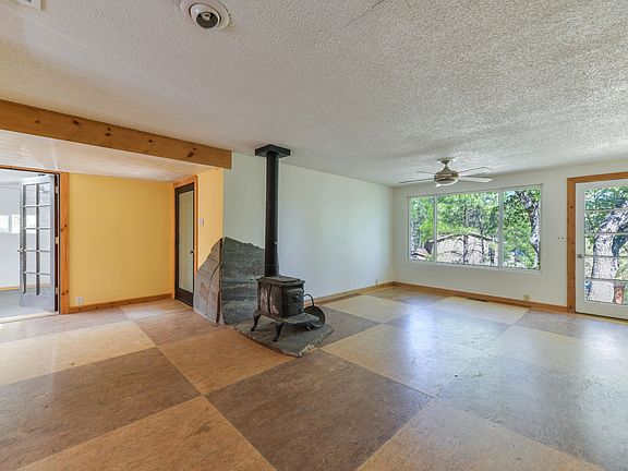 2nd image of 747 Tiburon Dr